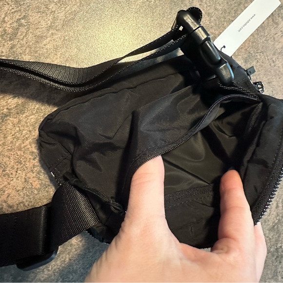 *BOGO EVENT ON NOW* Black belt bag waist pack Fanny pack - Picture 7 of 8